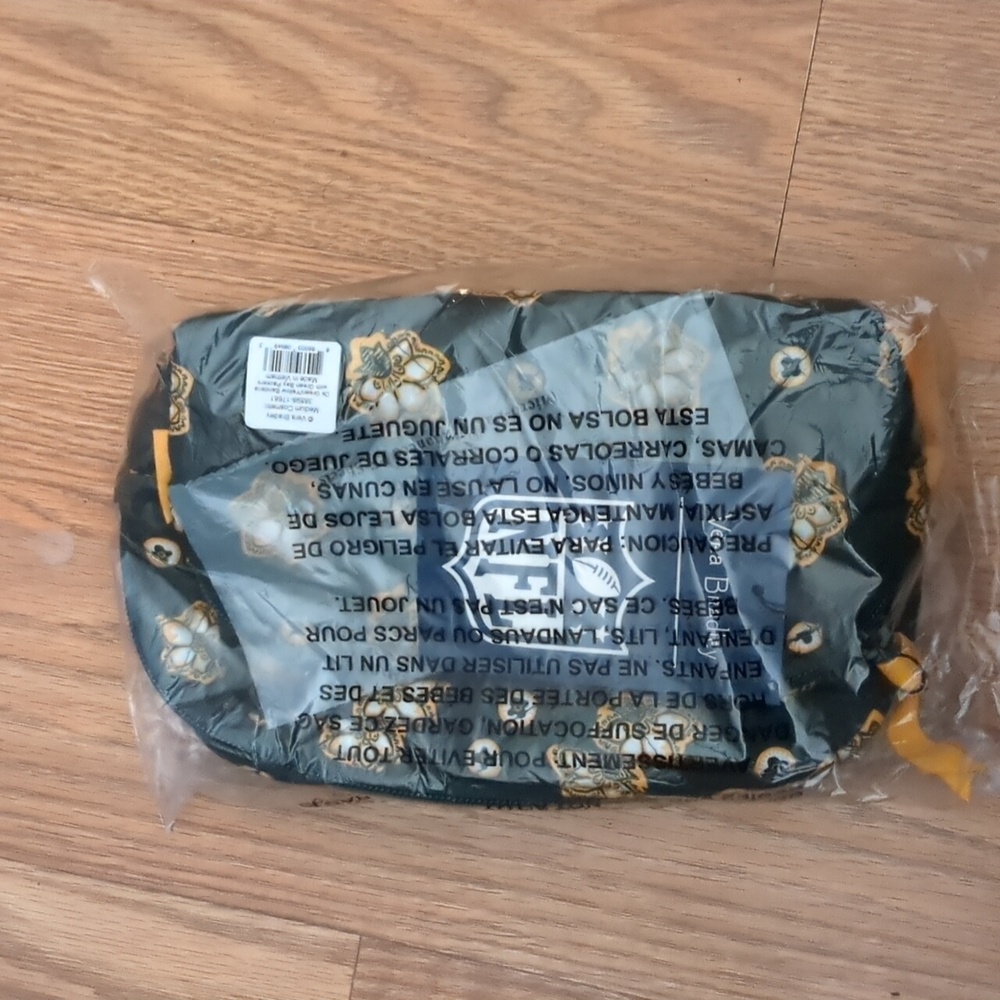 NWT NFL Medium Cosmetic Bag Green Bay Packers bandana - Picture 3 of 3